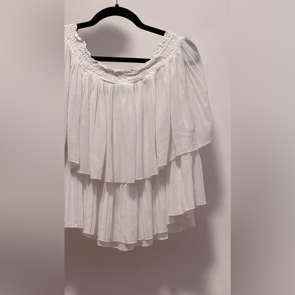 Flowy flouncy pleated off shoulder white blouse - Picture 1 of 2